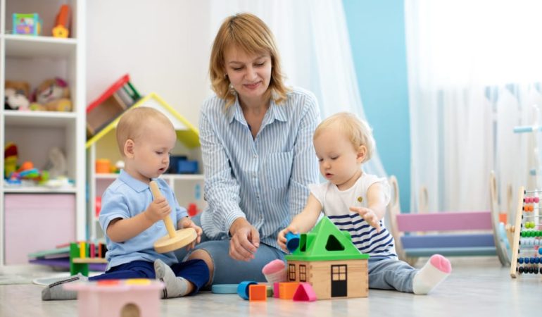 Which is More Beneficial, Choosing Your Child’s Day Care Near Your Home or Work?